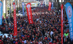 İzmir Büyükşehir Belediyesi İşçilerinden TİS Görüşmeleri İçin Eylem