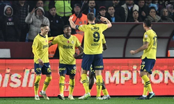 Fenerbahçe, Trabzonspor'u Deplasmanda Mağlup Ederek Zirve Takibini Sürdürdü