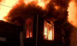 Fatih'te yangın paniği: Alevler aniden yayıldı