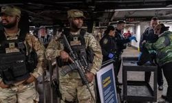 New York metrosunda ulusal muhafız askerleri