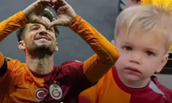 Galatasaray'ın Yıldızı Dries Mertens'in Oğlu Ciro 23 Nisan'ı Türk Bayrağıyla Kutladı