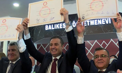 Belediye Başkanı Ahmet Akın'dan CHP bayrağı asanlar hakkında suç duyurusu!