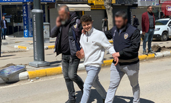 Van'daki Protestolarda Gülümsemesiyle Öne Çıkan Muhammed Tutuklandı