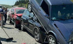 Otoyolda 9 Araçlı Zincirleme Kaza: Araçlar Üst Üste Çıktı