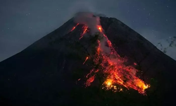 Endonezya'da yanardağ patlaması: 1000 kişi tahliye edildi