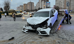 İstanbul Beylikdüzü'nde E-5'te kaza: Yaralılar var