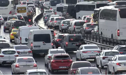 İstanbul'da Cuma Günü Trafik Yoğunluğu Yüzde 81'e Ulaştı