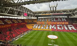 Galatasaray Taraftarlarından Dev Koreografi: Fenerbahçe'ye 5 Yıldızlı Gönderme