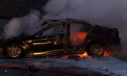 Aksaray'da Kaza: Bariyerlere Çarpan Otomobil Alev Aldı 1 Ölü ve 5 Yaralı