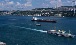 İstanbul Boğazı'nda deniz trafiği çift yönlü olarak durduruldu