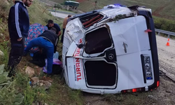 Malatya'da yolcu minibüsü devrildi: 12 kişi yaralandı
