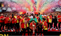 Göztepe Süper Lig'e Yükselirken Şampiyonluk Kupasını Aldı