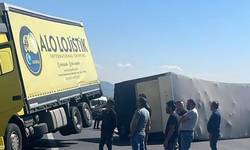 Anadolu Otoyolu'nda Kaza! Tıra Bağlı Römork Devrildi