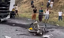 Çanakkale’de TIR ile Motosiklet Çarpıştı: 2 Ölü