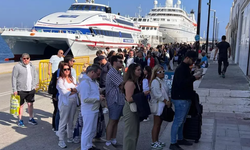 Yunan adalarına kapıda vize sorunu: Çok sayıda yolcu Marmaris'te kaldı