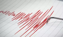 Mersin'de 3.9 şiddetinde deprem! Çevre illerden de hissedildi