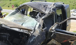 Sivas'ta trafik kazası! Hafif ticari araç devrildi: 4 yaralı!