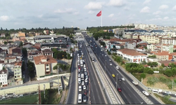 Haliç Köprüsü kapatıldı, trafik Bahçelievler'e kadar uzandı