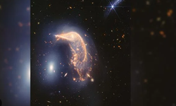 James Webb, iç içe geçmiş iki galaksiyi görüntüledi