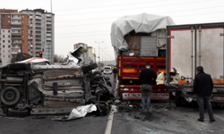 Kayseri'de zincirleme trafik kazası: 3 yaralı!