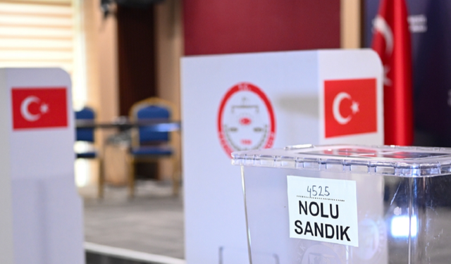 Türkiye seçimlere adım adım ilerliyor: Seçmen bilgi kağıtları yola çıkıyor
