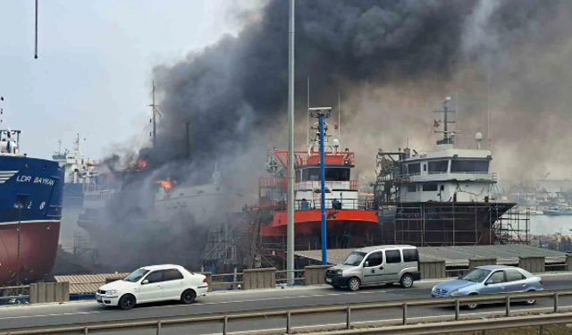 Ordu'da gezi teknesinde yangın çıktı: Ekiplerin müdahalesi sürüyor