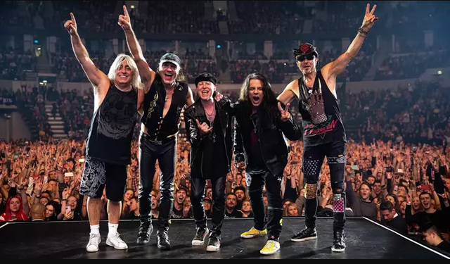 Efsanevi rock grubu Scorpions İstanbul'da büyük ilgi gördü!